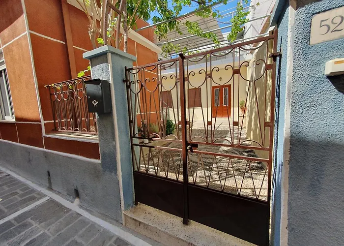 Yiannis Sokaki House *